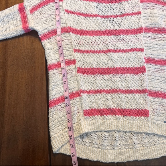 Hollister Striped Pink and Cream Women's Lightweight Sweater - Picture 5 of 7